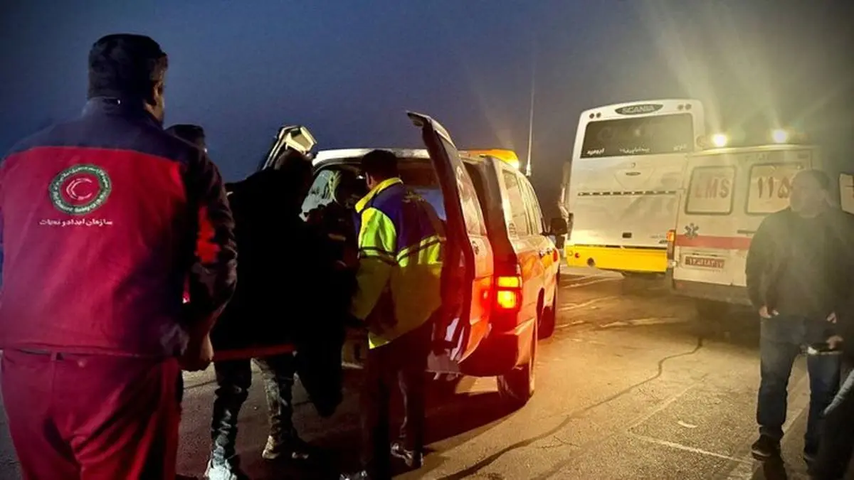 تصادف در محور سلماس -ارومیه ۲۹ حادثه دیده و ۲مصدوم برجای گذاشت