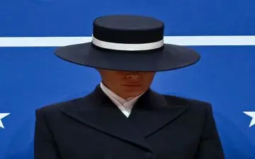 پیام کلاهی که ملانیا ترامپ از سر برنداشت
