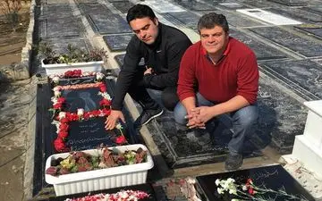 عکس/ کری خوانی همسر اسطوره استقلال برای فرزند اسطوره پرسپولیس