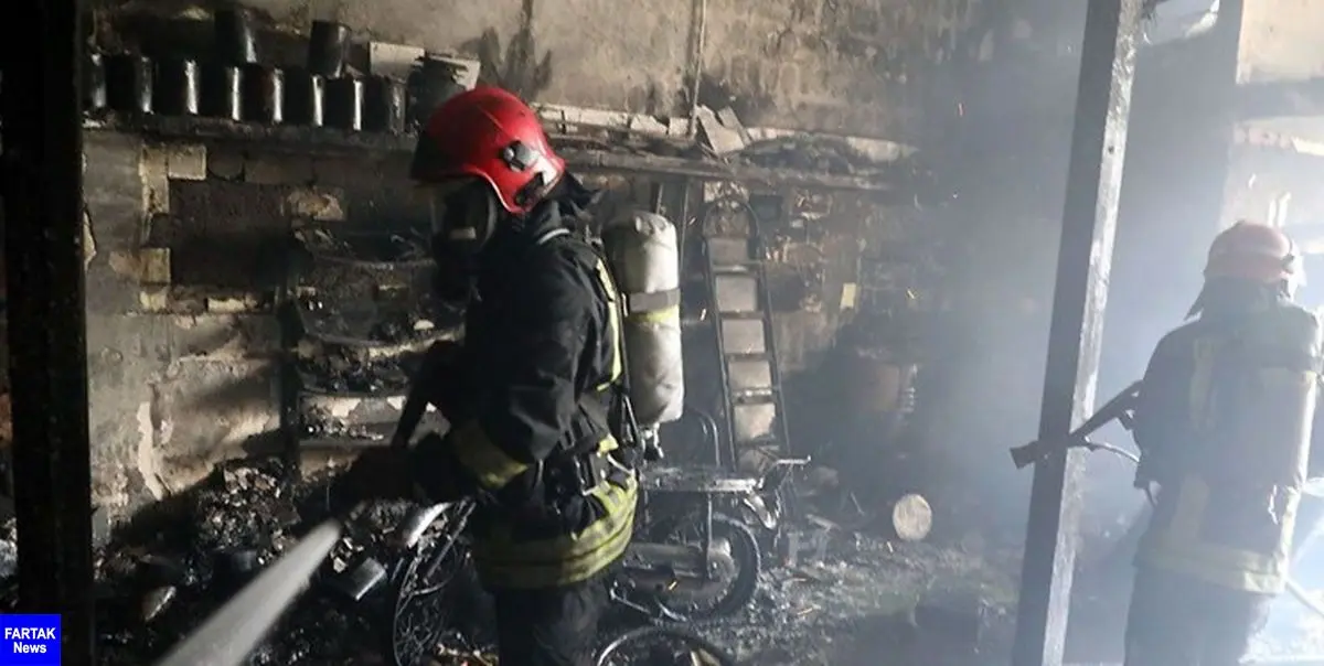 مهار آتش‌سوزی مغازه تعویض روغن با تلاش آتش‌نشانان مشهدی