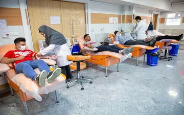 اهدای خون ۱۴۲۵ کرمانشاهی به مصدومان بندرعباس؛ مشارکت ۲۲۵ بانوی نوع‌دوست