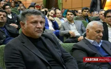 اختصاصی/ صحبت های علی دایی در هنگام تحویل خانه به زلزله زدگان + فیلم