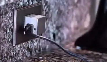 پریز مدرنی که برق گرفتگی از طریق بخار یا اشیاء تیز را غیر ممکن می‌کند! + فیلم 