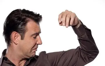 رفع بوی بدن با خوردنی های طبیعی