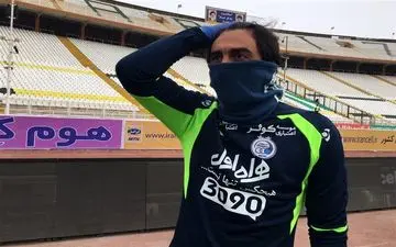  خوش‌وبش رحمتی با دروازه‌بان ماشین‌سازی در کولاک تبریز/ هواداران 