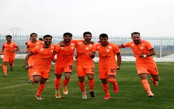 پیروزی عاشوری با دستان خالی