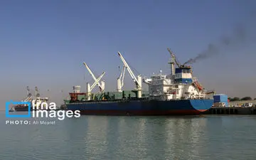 هدف قرار گرفتن دومین کشتی باری در نزدیکی سواحل امارات