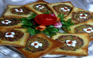 تزیین فوق العاده زیبای کوکو سبزی با گوجه و کوکو سیب زمینی