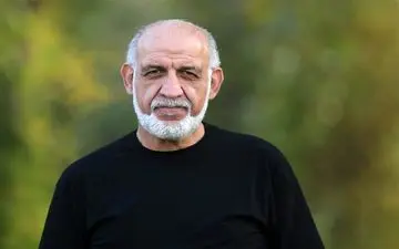 ستاره اسبق استقلال در بستری بیماری/ خطیر به عیادت رفت+تصویر