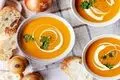 طرز تهیه سوپ کدو حلوایی و زنجبیل؛ گرم و مقوی برای پاییز