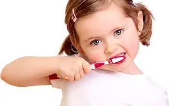 قبل از غذا خوردن مسواک بزنیم بهتر است یا بعد از آن؟