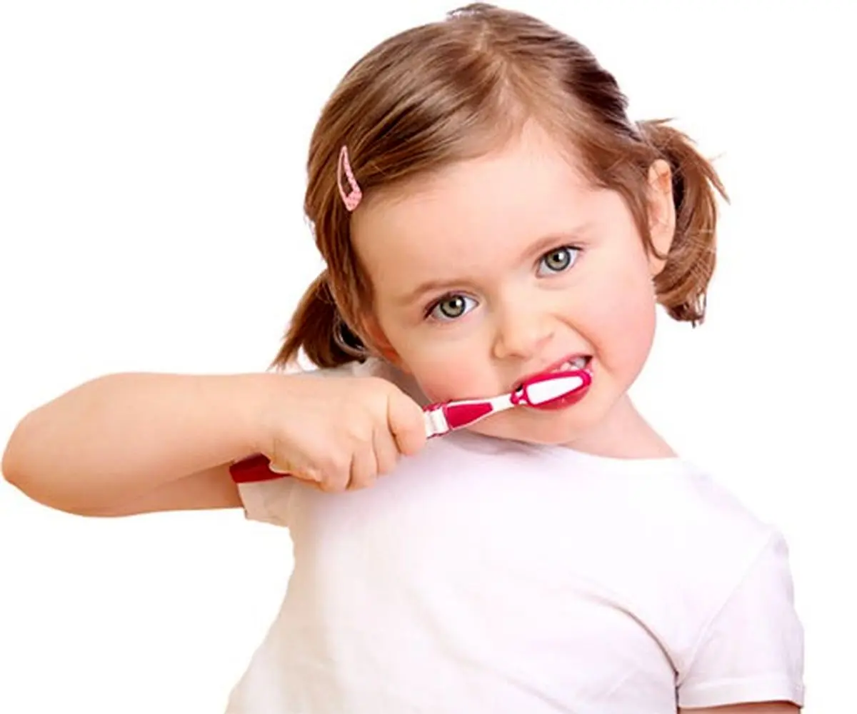 قبل از غذا خوردن مسواک بزنیم بهتر است یا بعد از آن؟