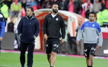  حمله تند استقلالی جنجالی به پرسپولیسی ها بابت مراسم قهرمانی 