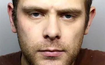  این مرد به کودک 4 ساله هم رحم نکرد / او فیلم سیاه این کودک را پخش کرد + عکس 