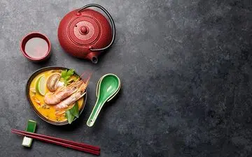 غذاها و نوشیدنی هایی که باعث کدر شدن ادرار می شوند