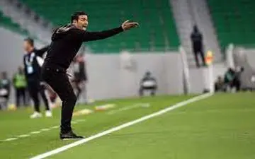 نکونام در رختکن به شاگردانش چه گفت؟/ رفتار جالب سرمربی استقلال پیش از دربی