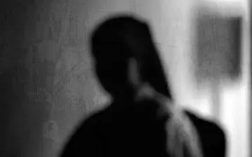 جزئیات تجاوز و رابطه نامشروع با دختر جوان/من با دختر جوان همخوابی نکرده ام