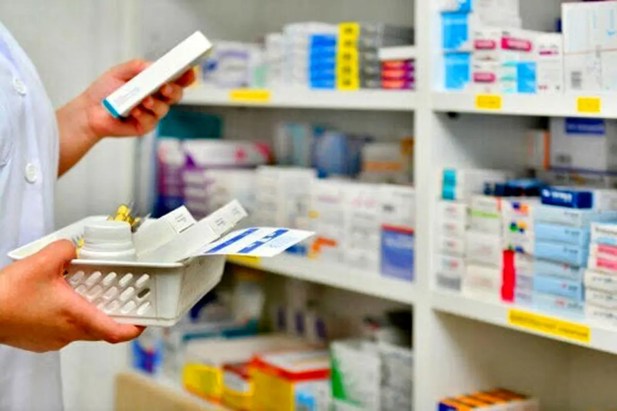 نظر رئیس نظام پزشکی درباره فروش اینترنتی دارو/ نهادهای دیگر به‌جای وزارت بهداشت تصمیم‌گیری می‌کنند 