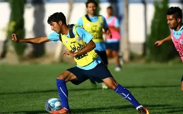 مخالفت منصوریان با جدایی بازیکن جوان استقلال