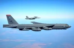 فیلم فرود بمب‌افکن‌های غول‌پیکر B-52 آمریکا در قطر