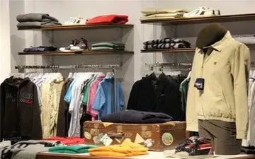 ورود روزانه ۵۰ کانتینر لباس از ترکیه به ایران