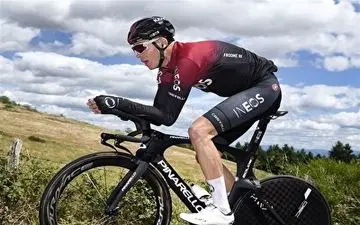 کله معلق زدن وحشتناک دوچرخه سوار در مسابقه+ فیلم