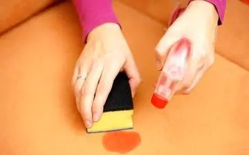  پاک کردن لکه خون از لباس|۸ ماده‌ مؤثر که اثری از لکه خون بر لباس برجای نمی‌گذارد