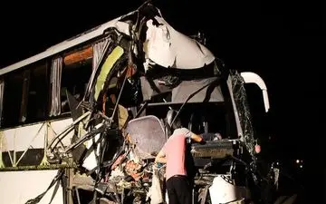 تصادف کامیون و اتوبوس در سمنان 35 مصدوم برجای گذاشت