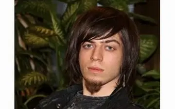 هنرمند ایرانی محبوب شبکه های ترکیه بر اثر مارگزیدگی سر از قاهره درآورد+عکس