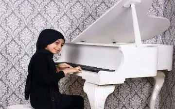  پدر کودک بابلسری: خانمی از آلمان خود را منشی پروفسور سمیعی معرفی کرد و مدارک خواست