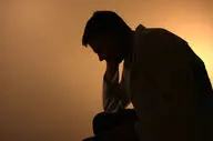 از عشق کودکانه تا خیانت تلخ: داستان مردی که همسرش او را فریب داد و طلاق گرفت