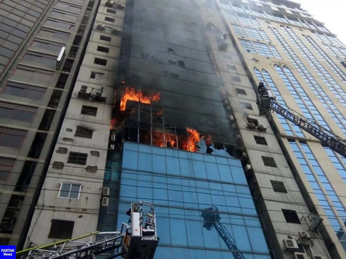 ساختمان 19 طبقه در پایتخت بنگلادش آتش گرفت