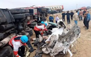 برخورد مرگبار تریلی و پژو در جاده زنجان ـ ابهر؛ ۶ نفر جان باختند