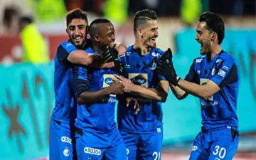 کار بسیار سخت استقلال برای حفظ این دو ستاره + عکس