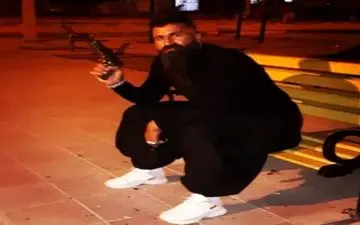 دستبند پلیس بر دستان قلدر مجازی حلقه بست