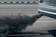 علت دود سیاه خودرو چیست و چگونه می‌توان آن را برطرف کرد؟