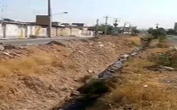 وضعیت نامناسب فاضلاب مجاورت منطقه مسکونی در شوشتر 
