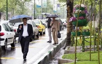 هوای کشور در روز تحویل سال بارانی است / پیش بینی هوای 11 شهر بزرگ در سه روز ابتدایی فروردین