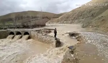 سیل پل روستای «مرادآباد گل گل» دلفان را تخریب کرد