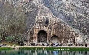 

بازدید ۷۴ هزار نفر از جاذبه‌های گردشگری کرمانشاه 




