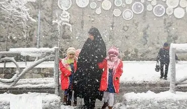بارش برف مدارس استان زنجان را تعطیل کرد