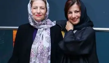 لیلی رشیدی به همراه مادرش؛ احترام برومند در یک مراسم 