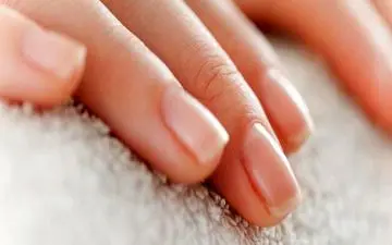 چطور ناخن‌هایمان را زودتر بلند کنیم؟

