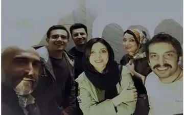 سلفی رویا میرعلمی و دوستانش بعد از تماشای فیلم لاتاری (عکس)