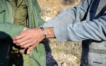 دستگیری چهار شکارچی متخلف و کشف سلاح‌های غیرمجاز در بندرانزلی