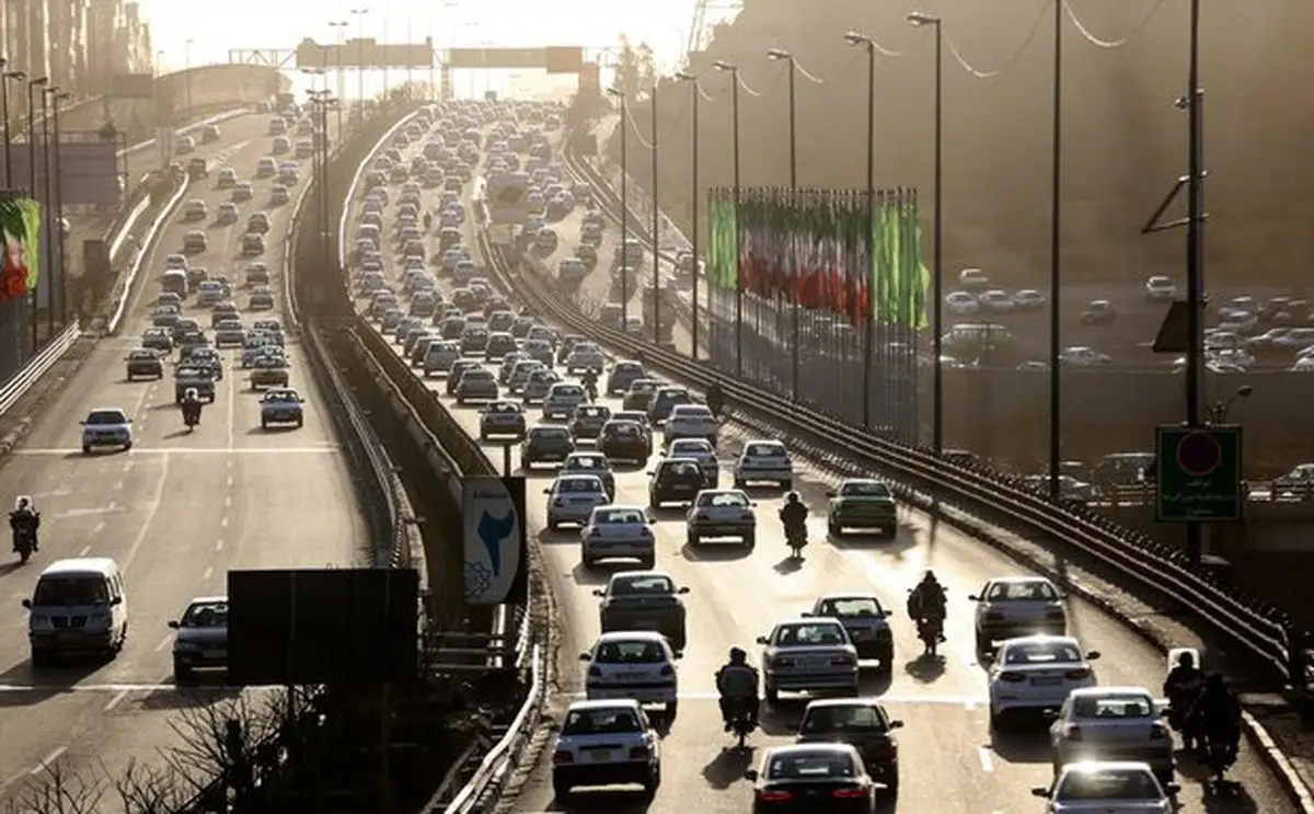 ترافیک سنگین درآزادراه تهران-کرج/باران و مه‌گرفتگی در شمال و غرب
