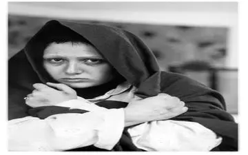 باران کوثری بدون حجاب بر سر مزار حسام محمودی | باران کوثری را بدون حجاب ببینید شوکه می شوید!