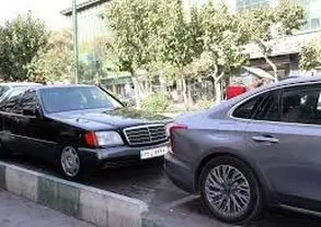 اثر افزایش قیمت دلار در بازار خودرو / بازار خودرو در رکود کامل