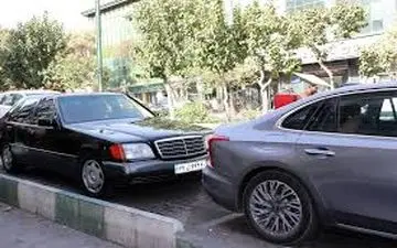 اثر افزایش قیمت دلار در بازار خودرو / بازار خودرو در رکود کامل