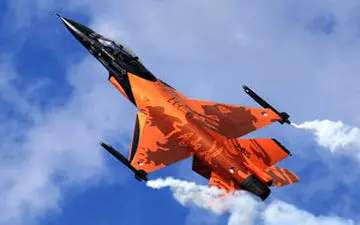 لحظه شلیک موشک از جنگنده F16 + فیلم